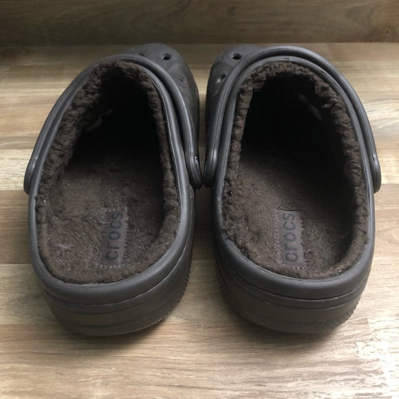 CROCS Unisex Fuzzy Clogs - Picture 5 of 6